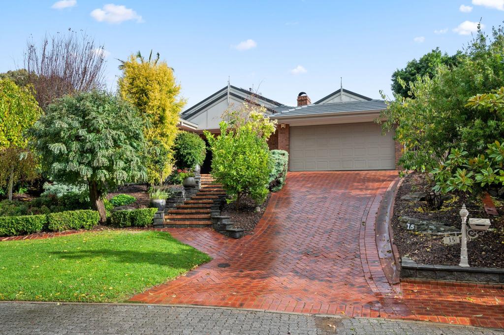 15 Skylark Cl, Flagstaff Hill, SA 5159