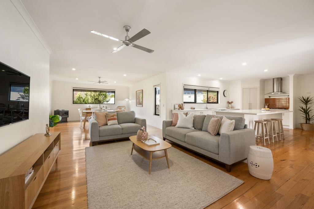 25 Young Cres, Tawonga South, VIC 3698