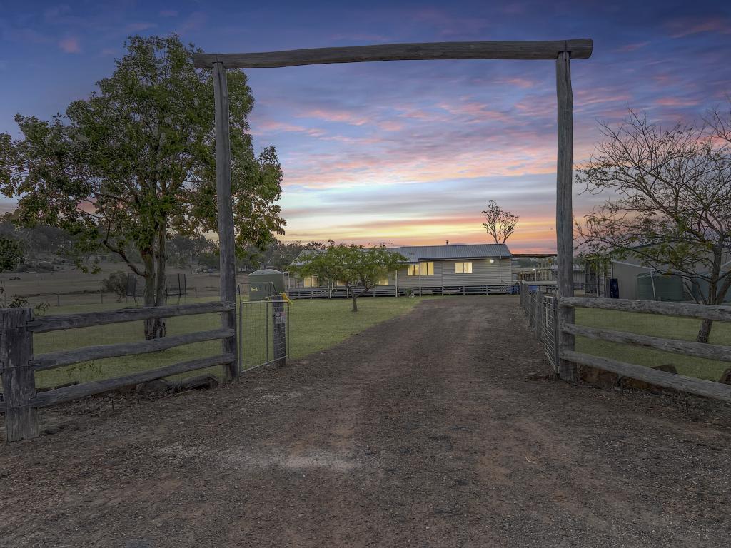 14 Moonlight Pde, Laidley South, QLD 4341