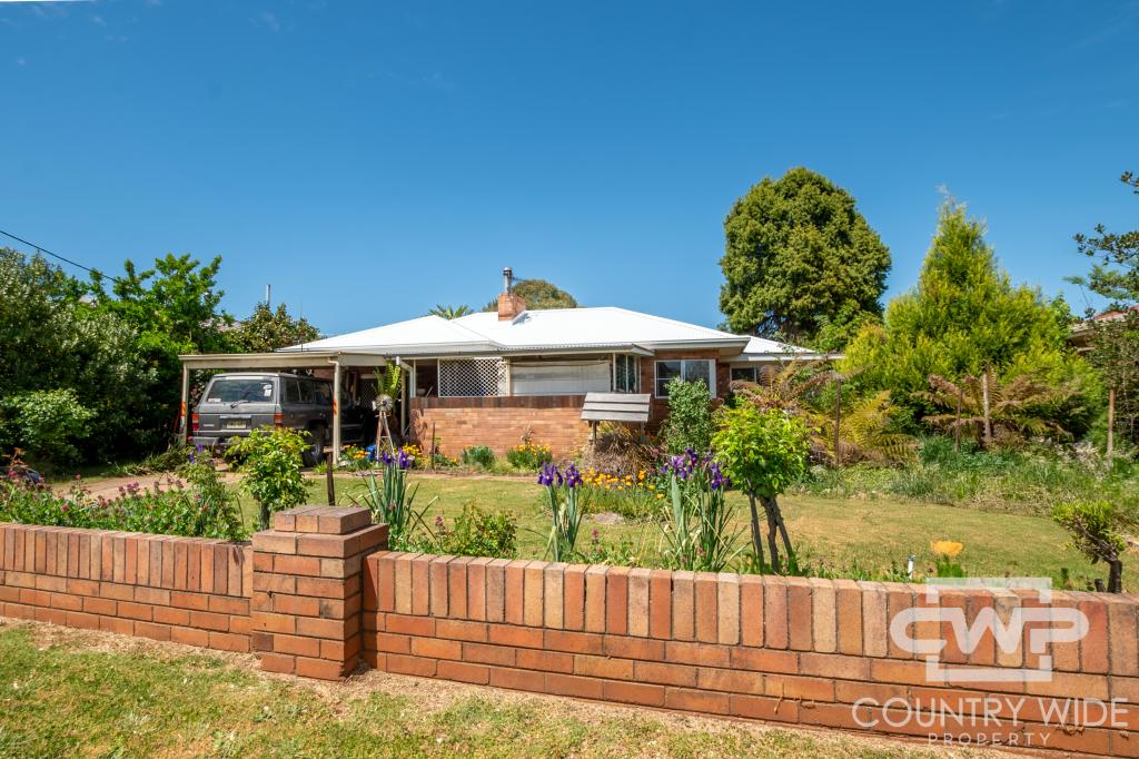 8 Lackey St, Guyra, NSW 2365