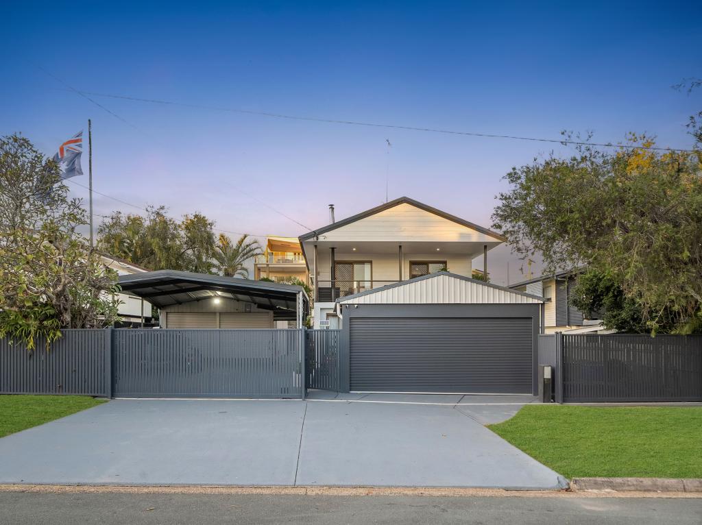15 Fourth Ave, Scarborough, QLD 4020