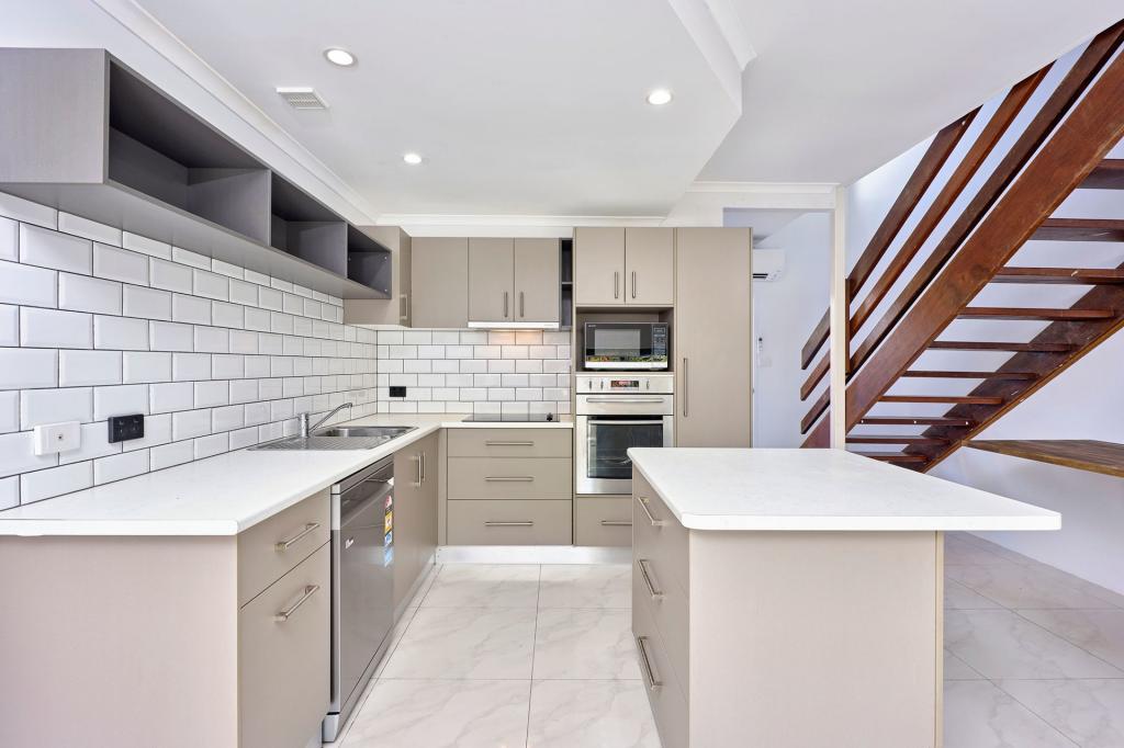 3/21 RUTHERFORD ST, YORKEYS KNOB, QLD 4878