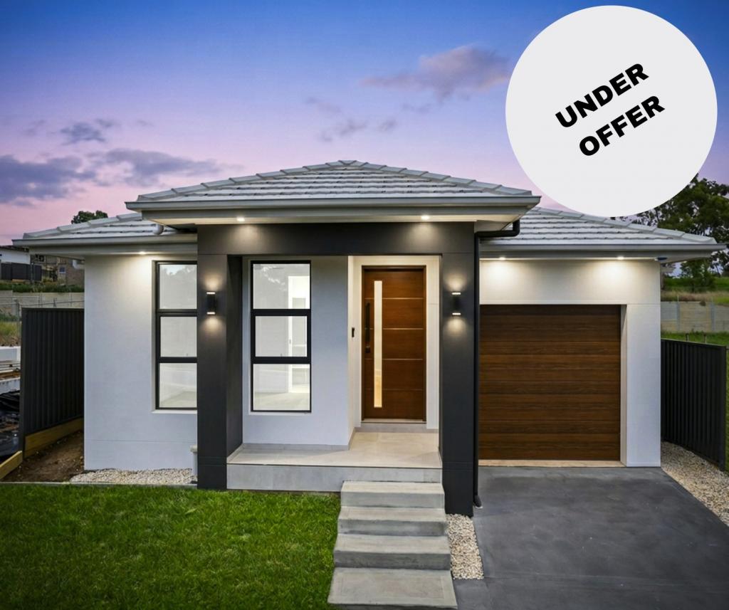 30 Bryant Ave, Claymore, NSW 2559