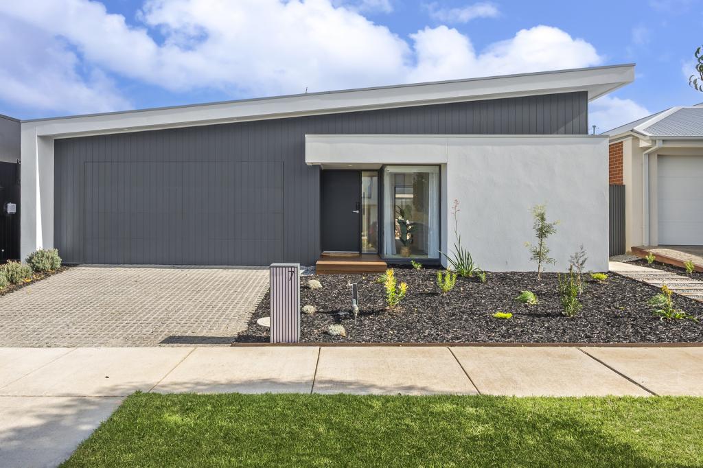 7 Cumulus Ave, Highton, VIC 3216