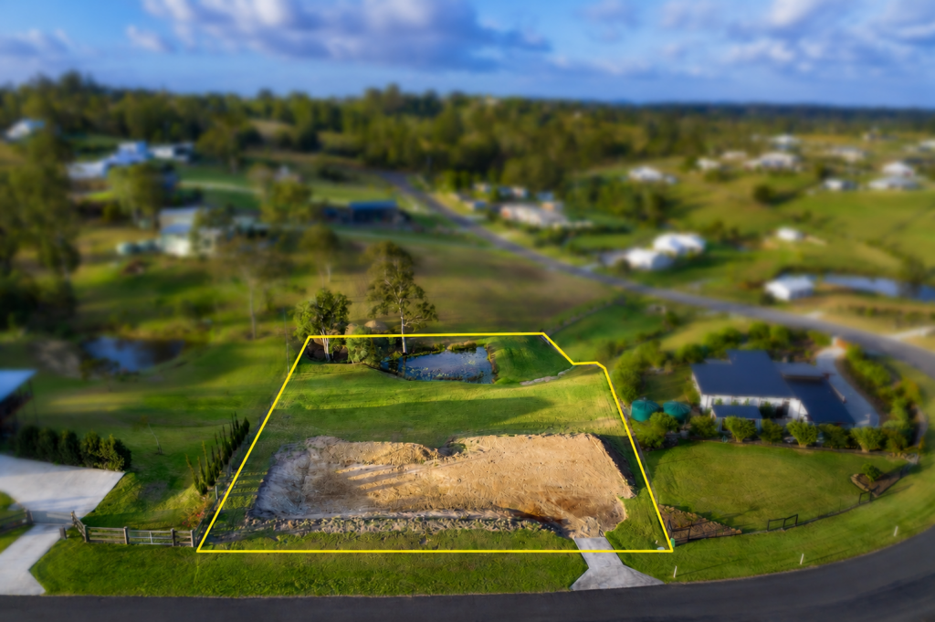 19 Walters Way, Chatsworth, QLD 4570