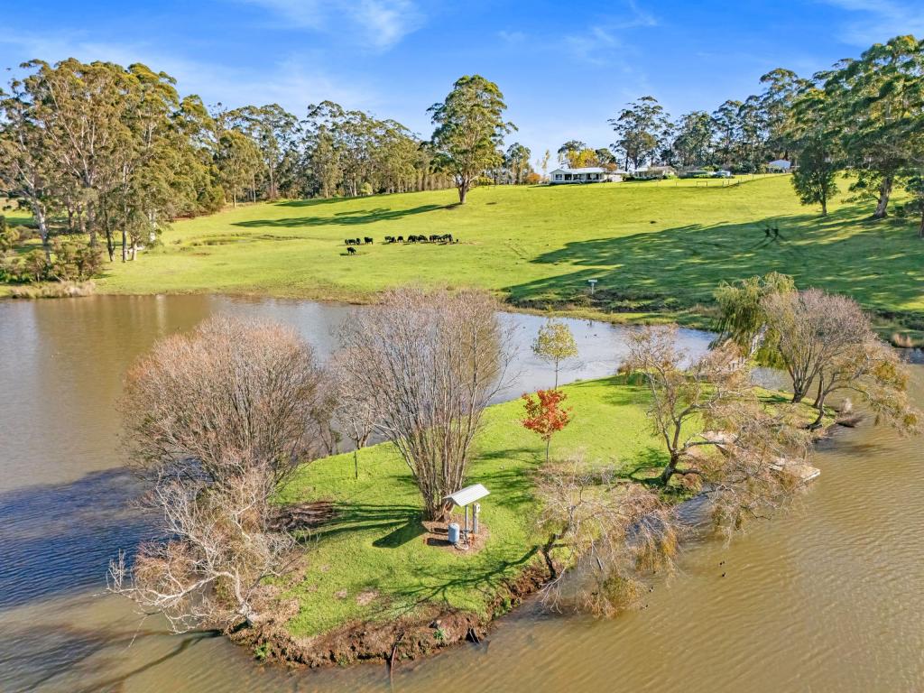 456 Redman Rd, Scotsdale, WA 6333