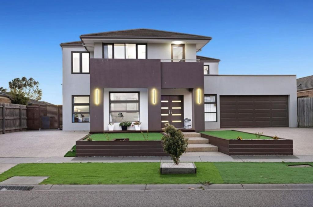 3 WALTZING DR, LYNBROOK, VIC 3975