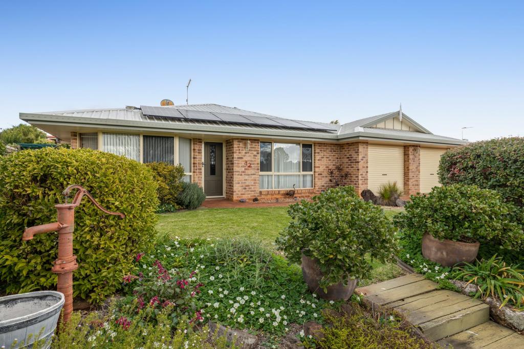 42 Lorraine Cres, Centenary Heights, QLD 4350