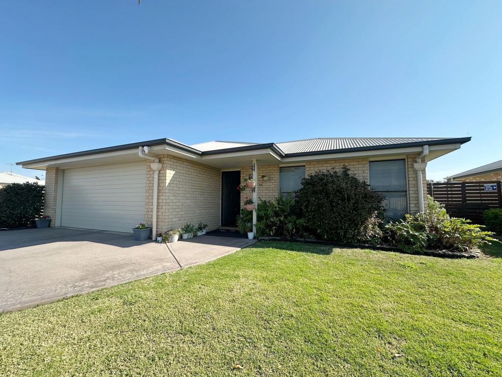 3 BARRY PL, DALBY, QLD 4405