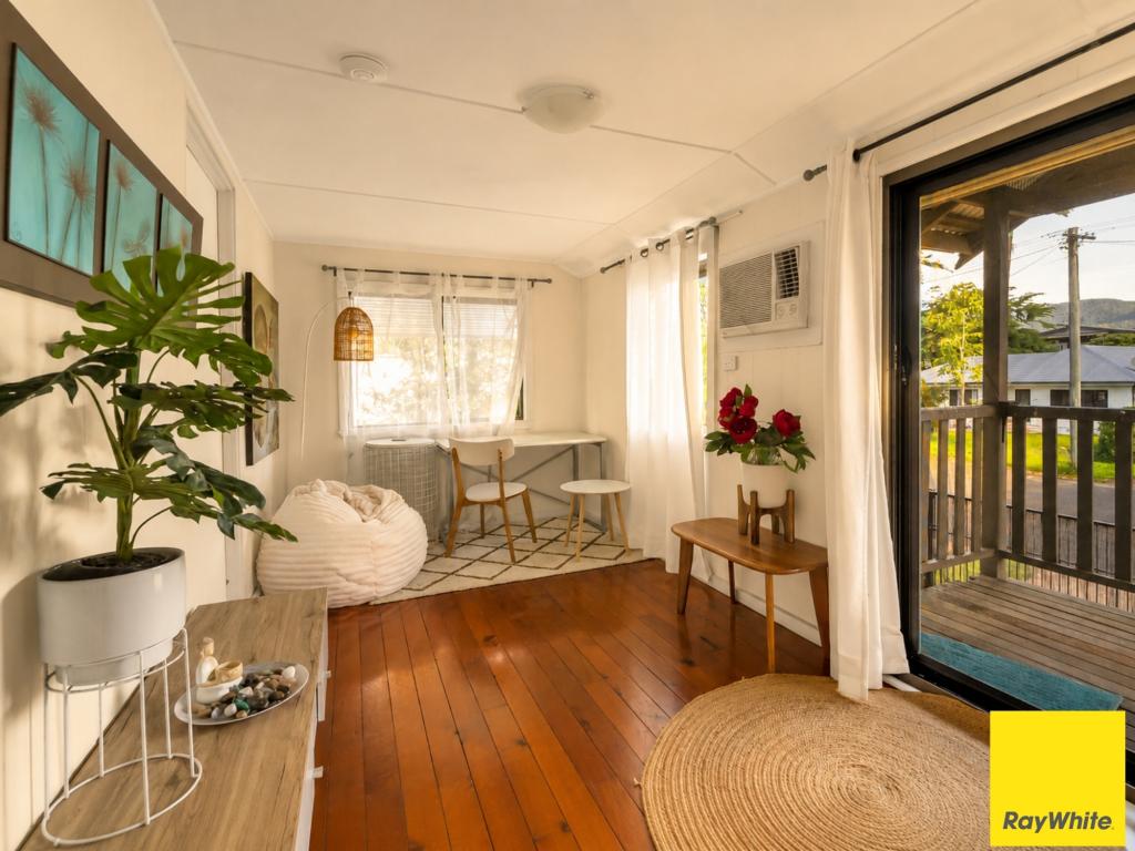 1/108 Callaghan St, Mooroobool, QLD 4870