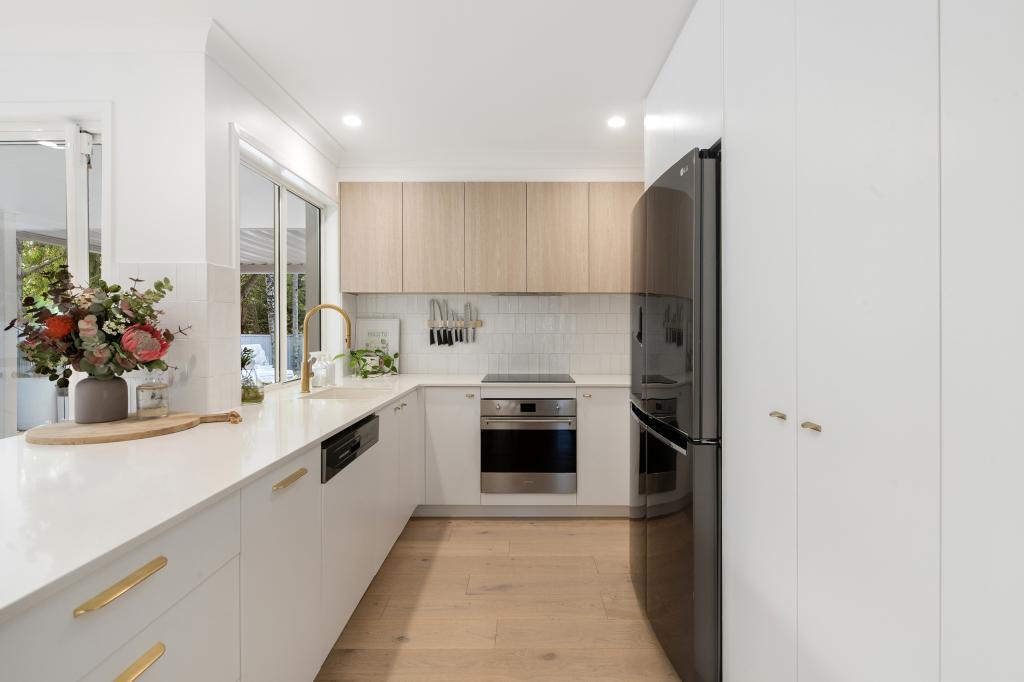 8 Cowell Dr, Burleigh Heads, QLD 4220