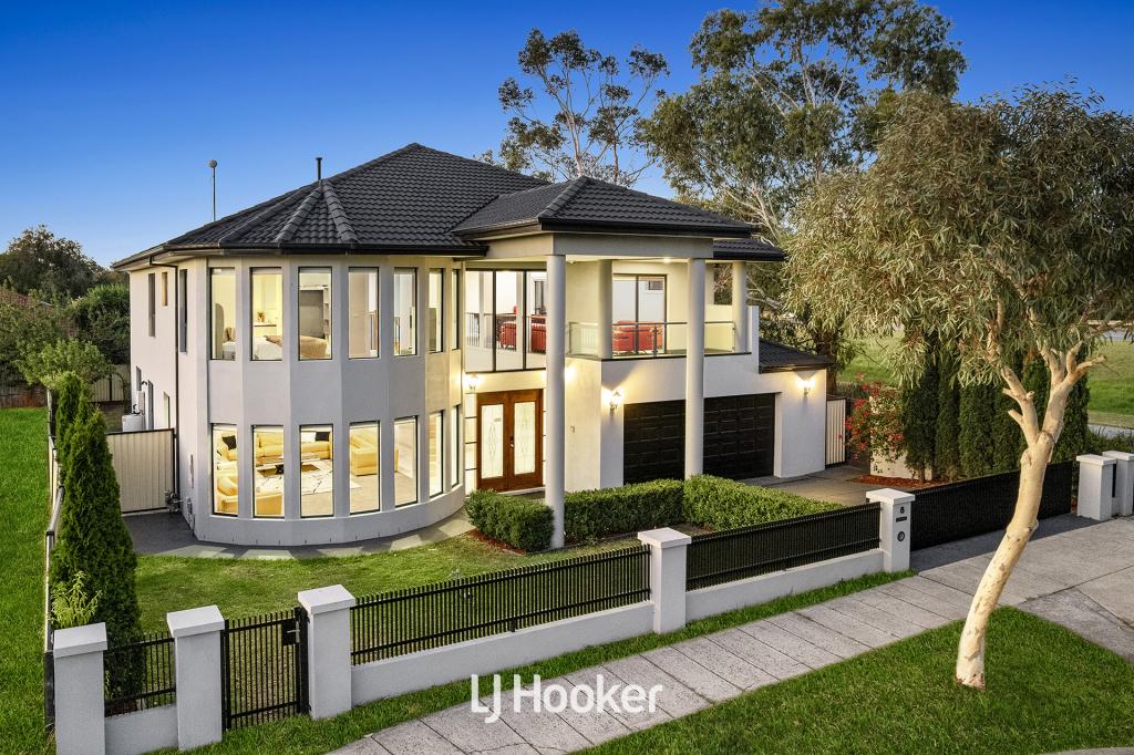 8 MORRIS WEST CCT, LYNBROOK, VIC 3975