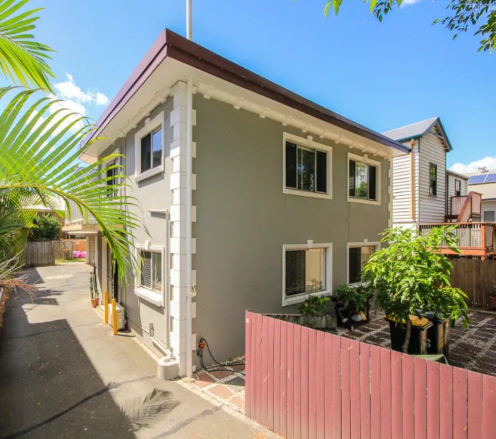 2/666 Kingsford Smith Dr, Hamilton, QLD 4007