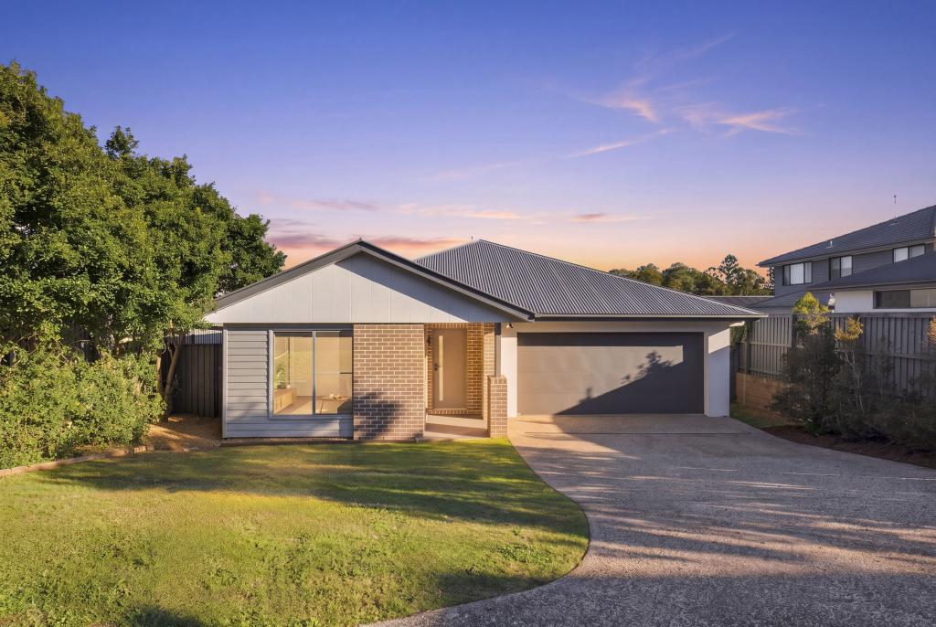8 Pelion St, Bridgeman Downs, QLD 4035