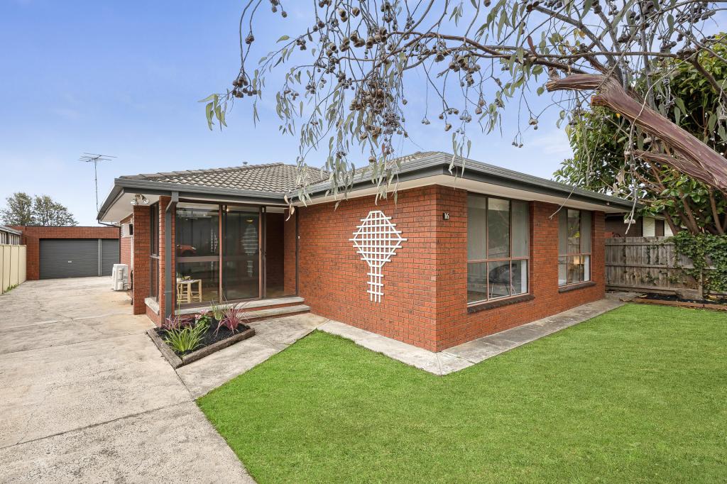 16 HILLSIDE CT, BELL PARK, VIC 3215