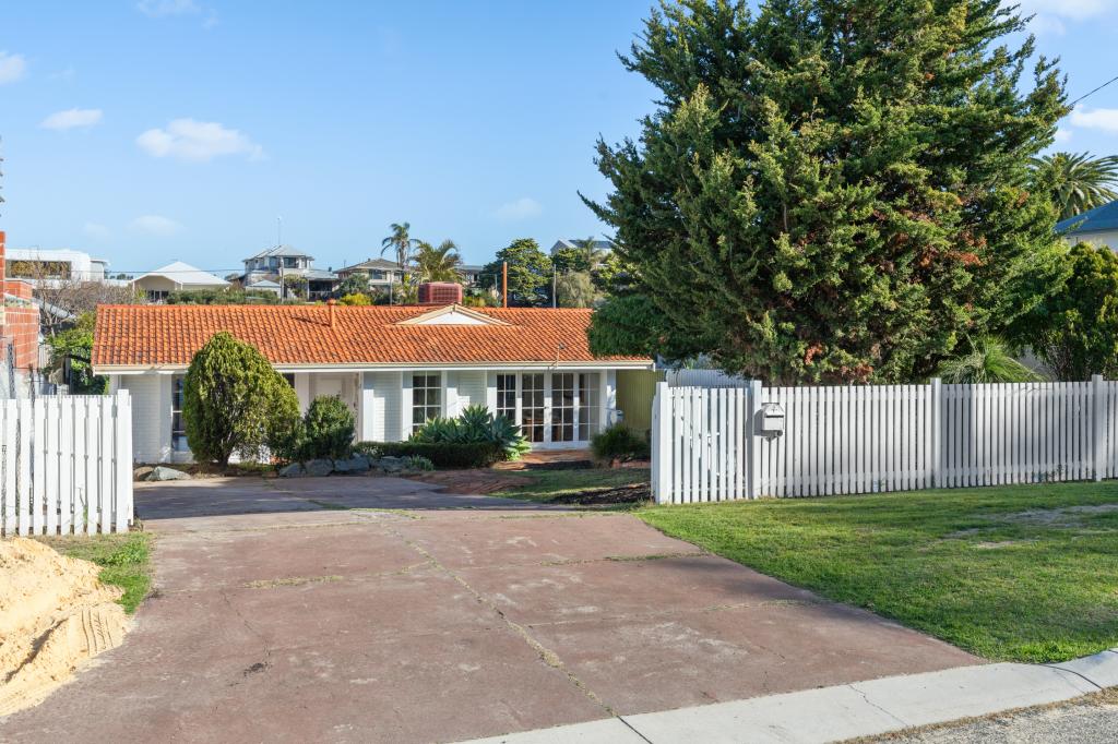 62 CLONTARF ST, SORRENTO, WA 6020
