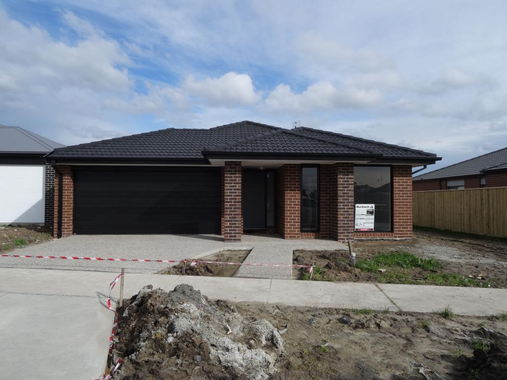 3 Nelson Dr, Moe, VIC 3825
