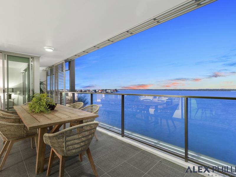 26403/2 Ephraim Island, Paradise Point, QLD 4216