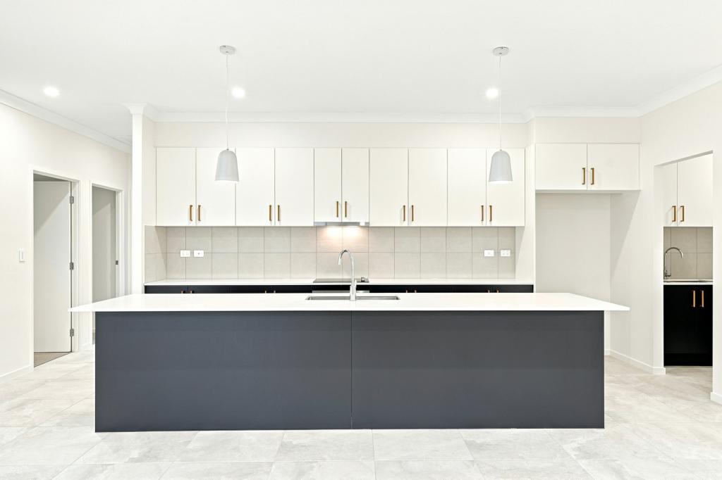 2 Charon Way, Ripley, QLD 4306