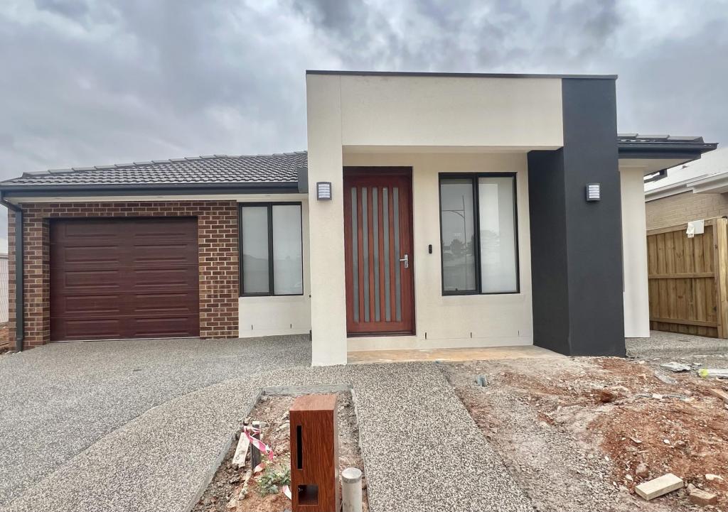 14 Everlasting Bvd, Strathtulloh, VIC 3338