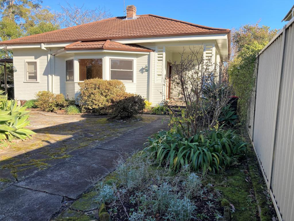 21 Raymond Rd, Springwood, NSW 2777