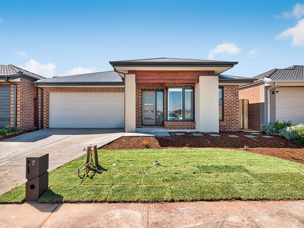 7 Fairford Rd, Thornhill Park, VIC 3335