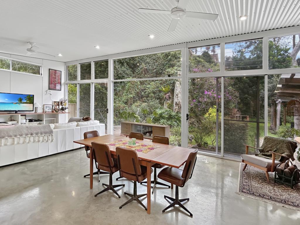 11 TIMBARA CRES, SURFSIDE, NSW 2536