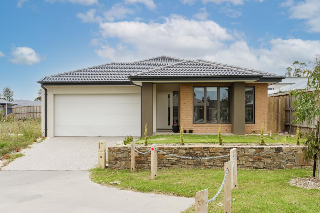 13 Mcgeown Cct, Cranbourne, VIC 3977