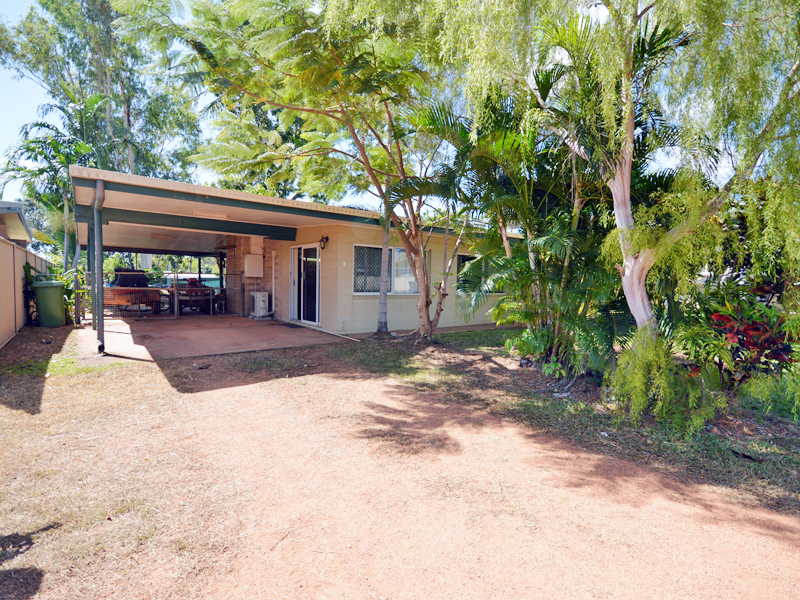 2 Annandi Ave, Rocky Point, QLD 4874