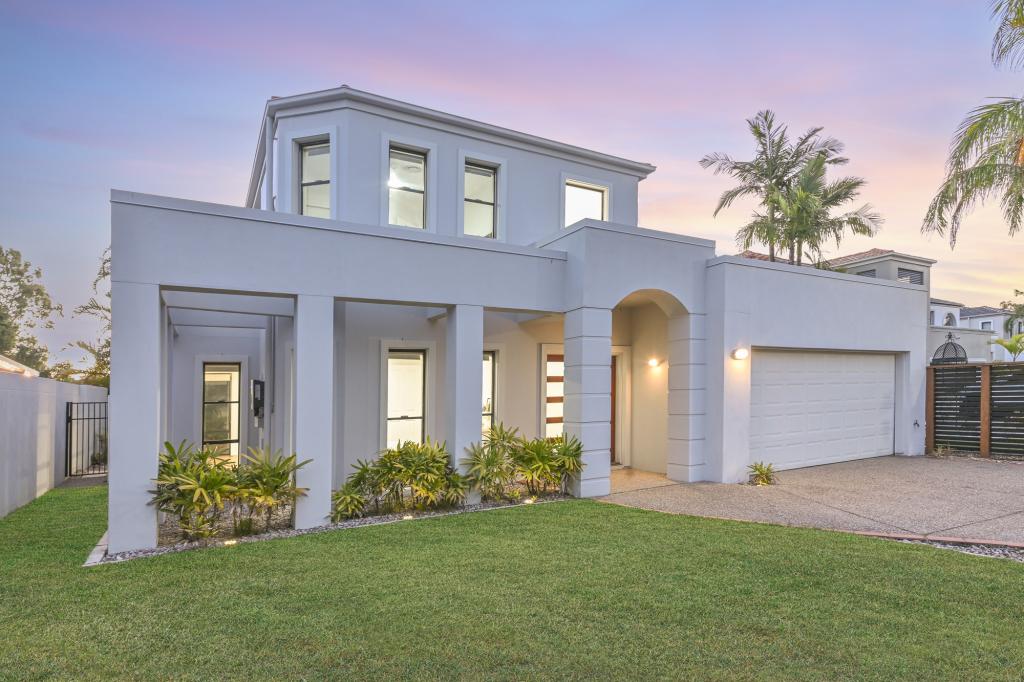 8393 MAGNOLIA DR W, HOPE ISLAND, QLD 4212