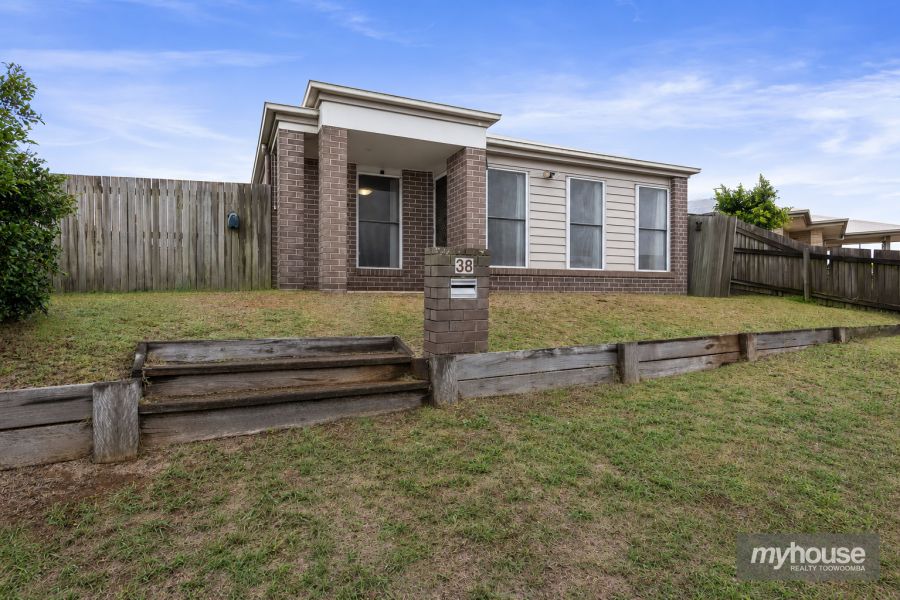 38 Sanctuary Dr, Cranley, QLD 4350