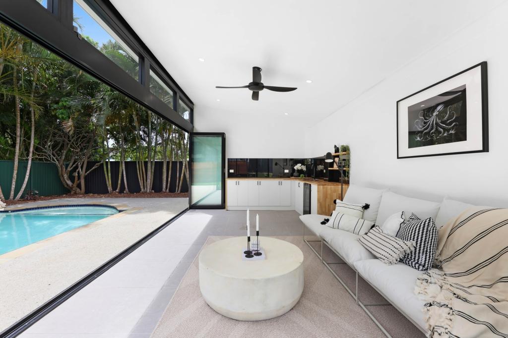 7 Vernon Ave, Labrador, QLD 4215