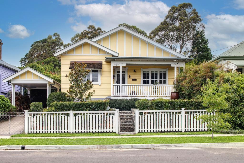 36 THROSBY ST, MOSS VALE, NSW 2577