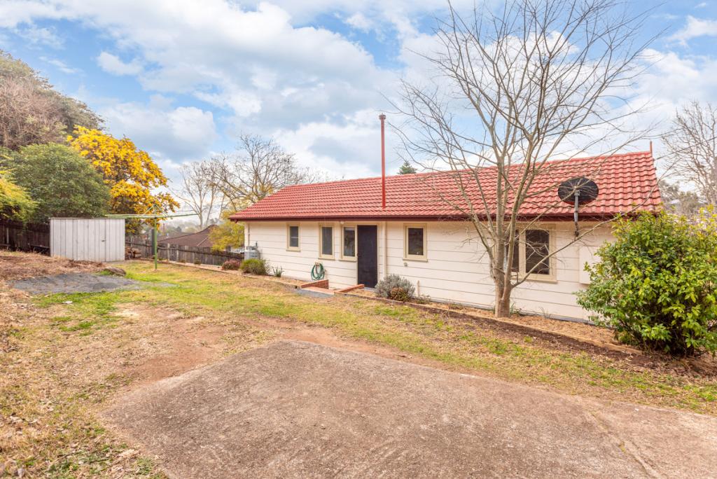 27 Girraween Cres, Bega, NSW 2550