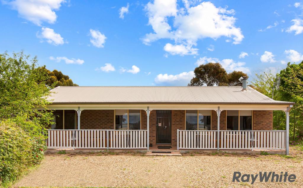 57 Frontage Rd, Lake Bolac, VIC 3351