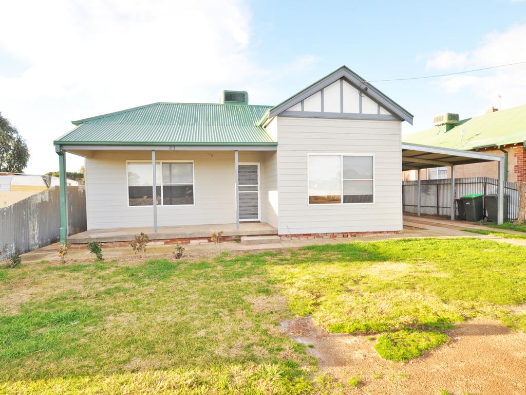 23 CASTLE ST, JUNEE, NSW 2663