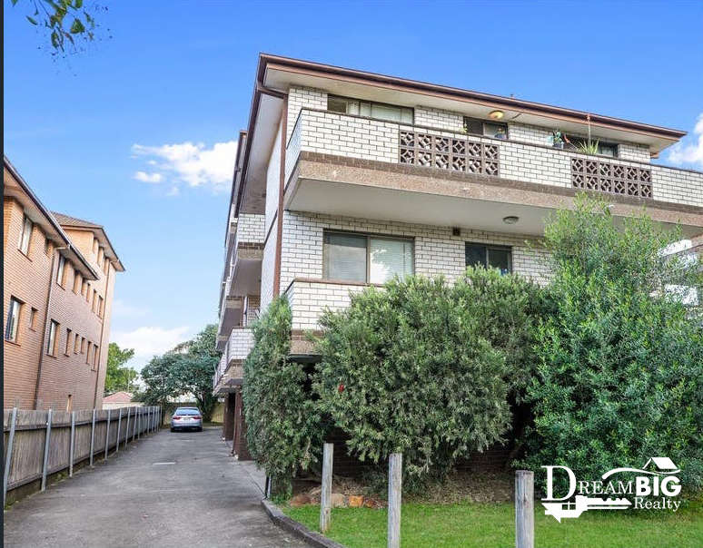 2/18 BRISBANE ST, HARRIS PARK, NSW 2150