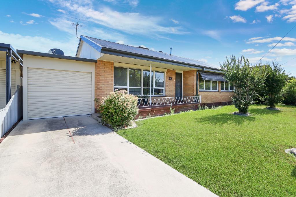 421 Douglas Rd, Lavington, NSW 2641