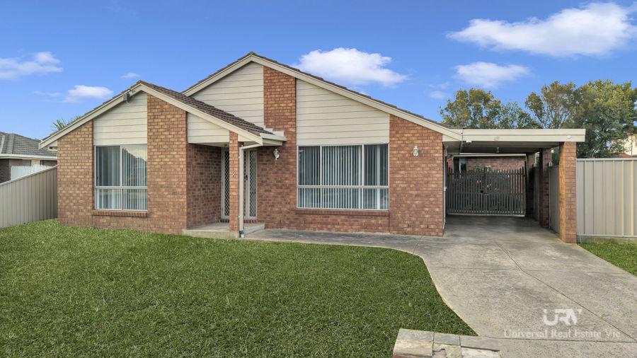 8 Manningtree Pde, Craigieburn, VIC 3064