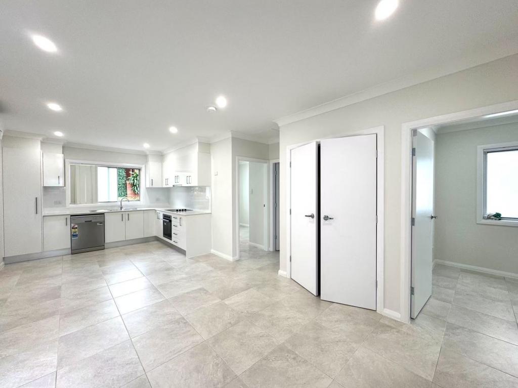Grannyflat/21 Oakes Rd, Winston Hills, NSW 2153