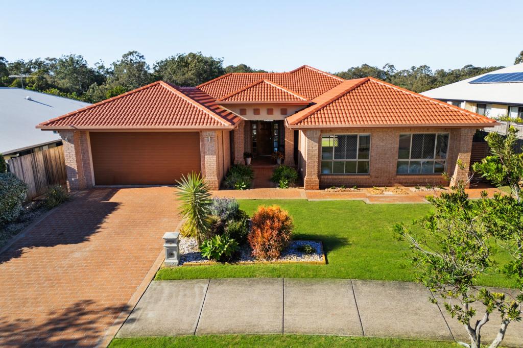 17 Caswell Cres, Redland Bay, QLD 4165