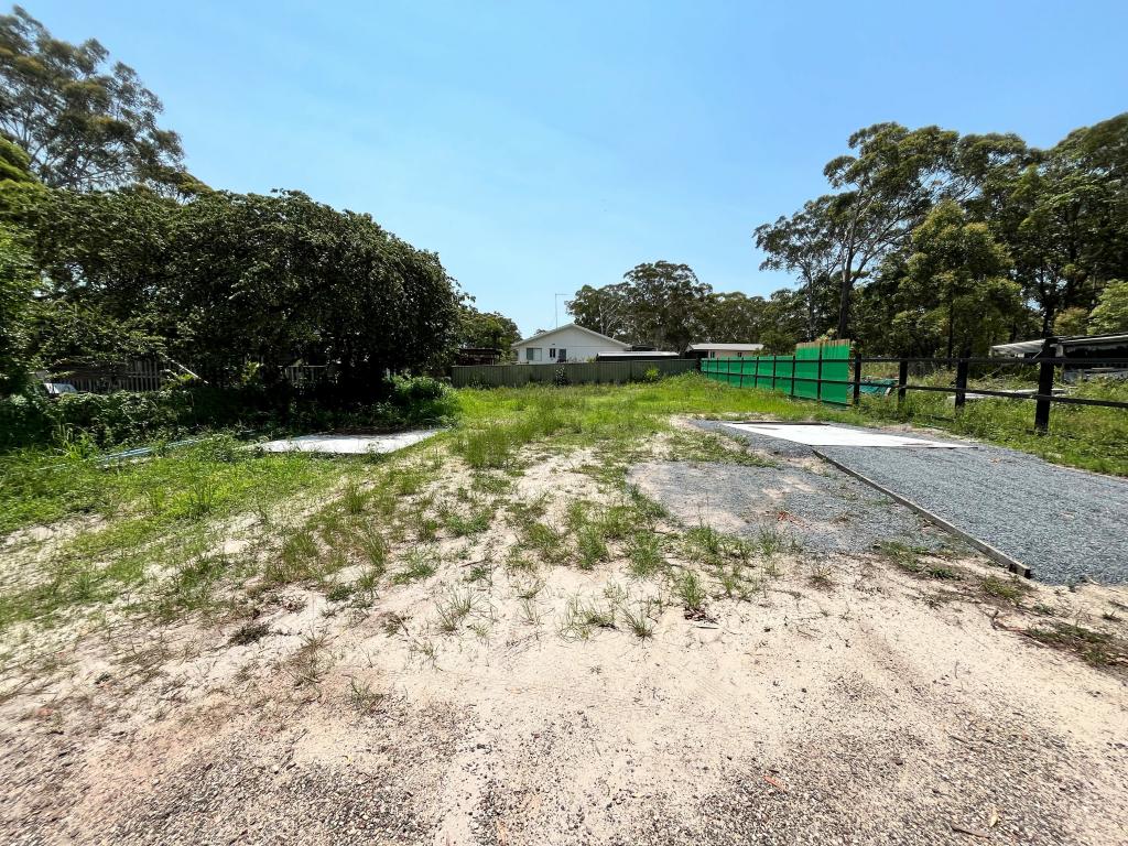 25 Belgrave Rd, Russell Island, QLD 4184