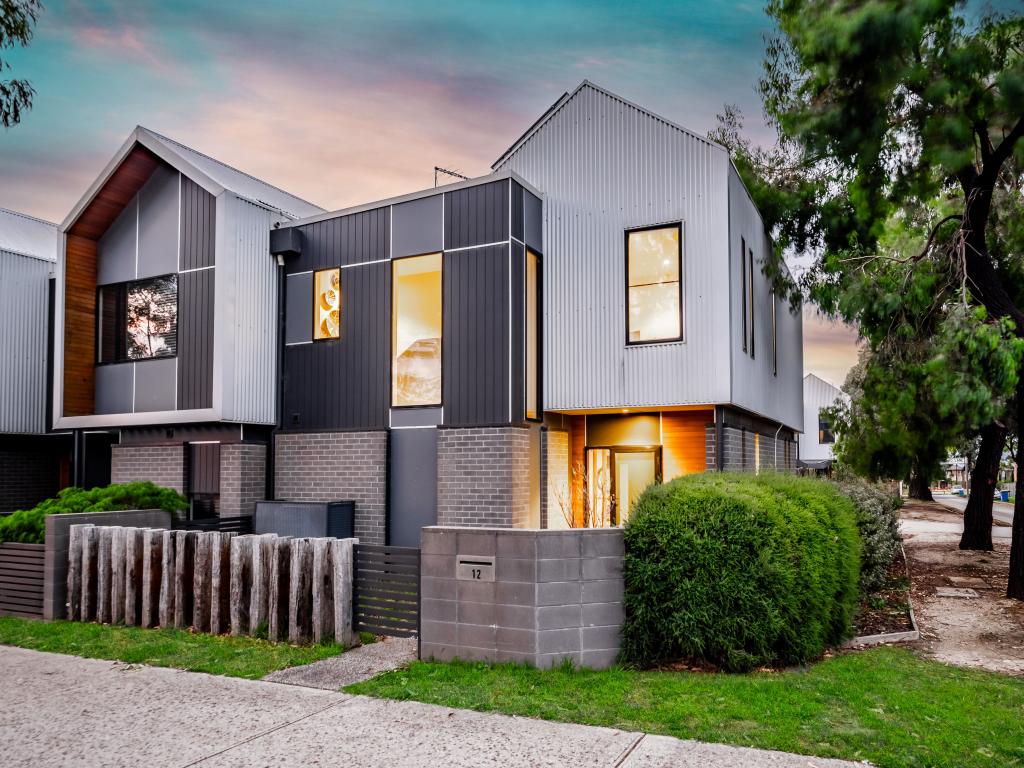 12 ALARAH BVD, CRANBOURNE WEST, VIC 3977