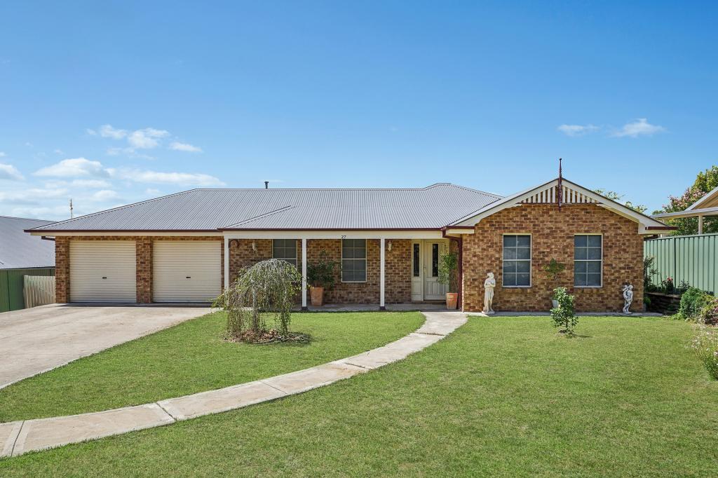 27 Darwin Dr, Llanarth, NSW 2795