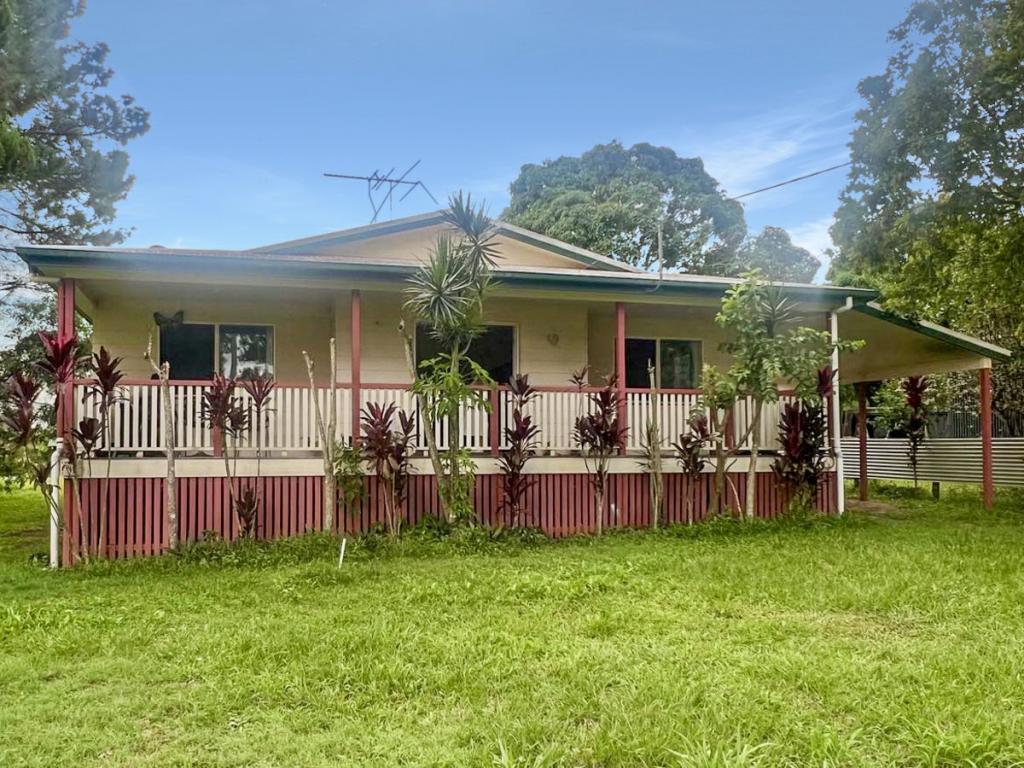 17 Cooee Cres, Macleay Island, QLD 4184