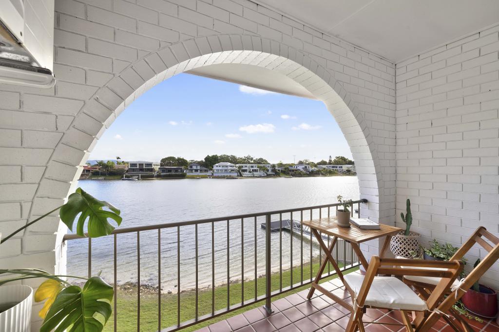 4/10 Aquila Ct, Mermaid Waters, QLD 4218