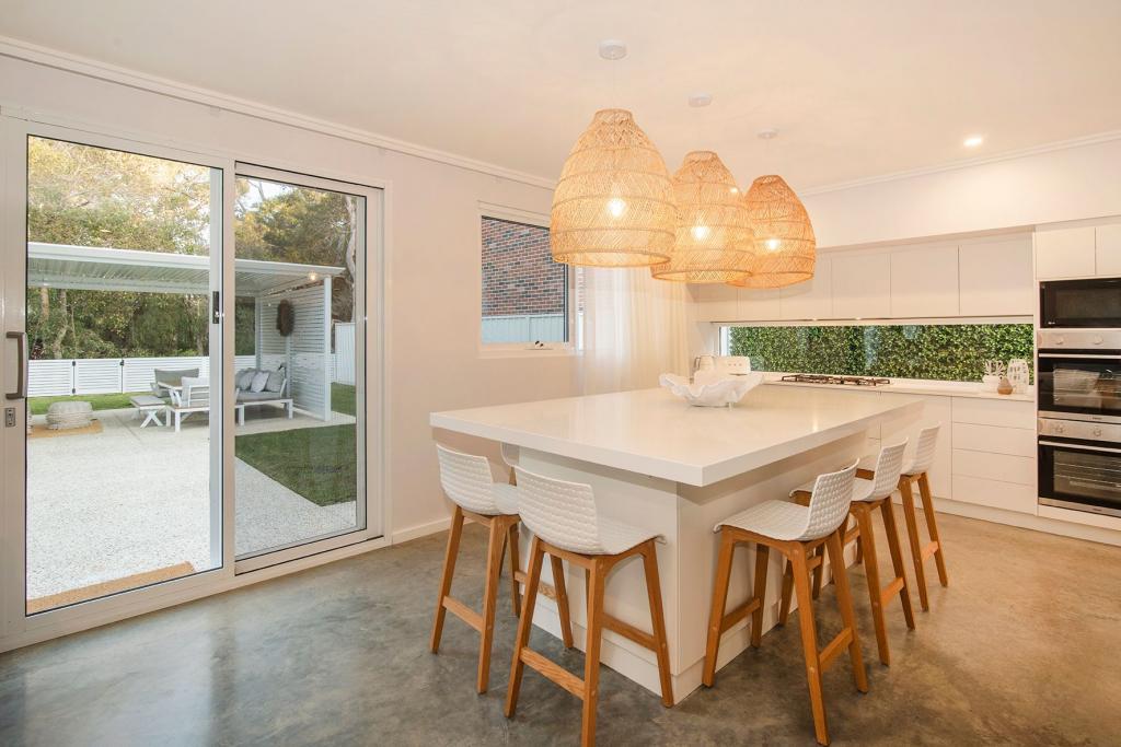 2/10 Martingale Dr, Dunsborough, WA 6281