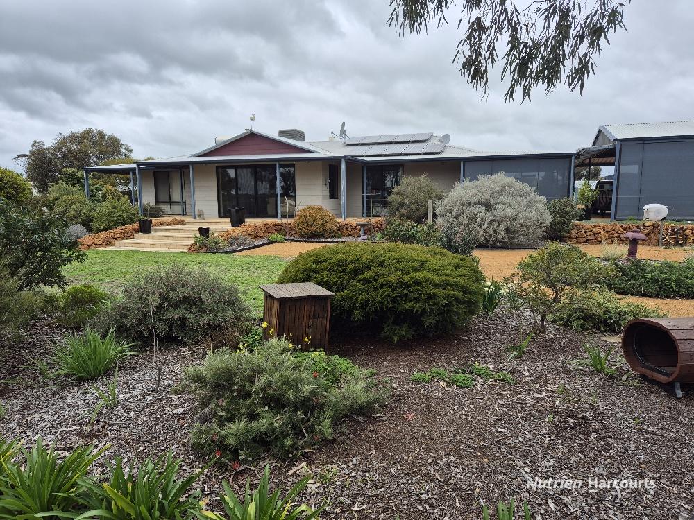 2 Curlew Way, Wickepin, WA 6370