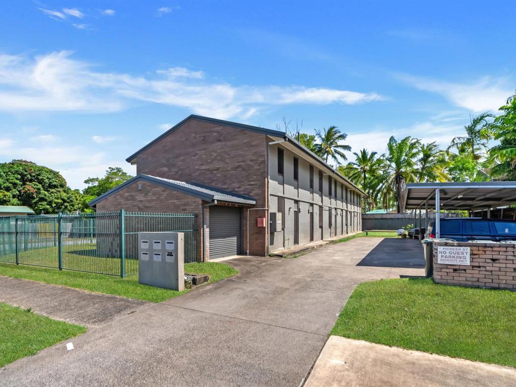 2/1 Pioneer St, Manoora, QLD 4870