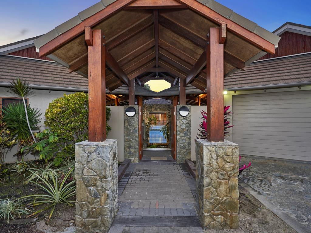 15 Gibson Cl, Clifton Beach, QLD 4879